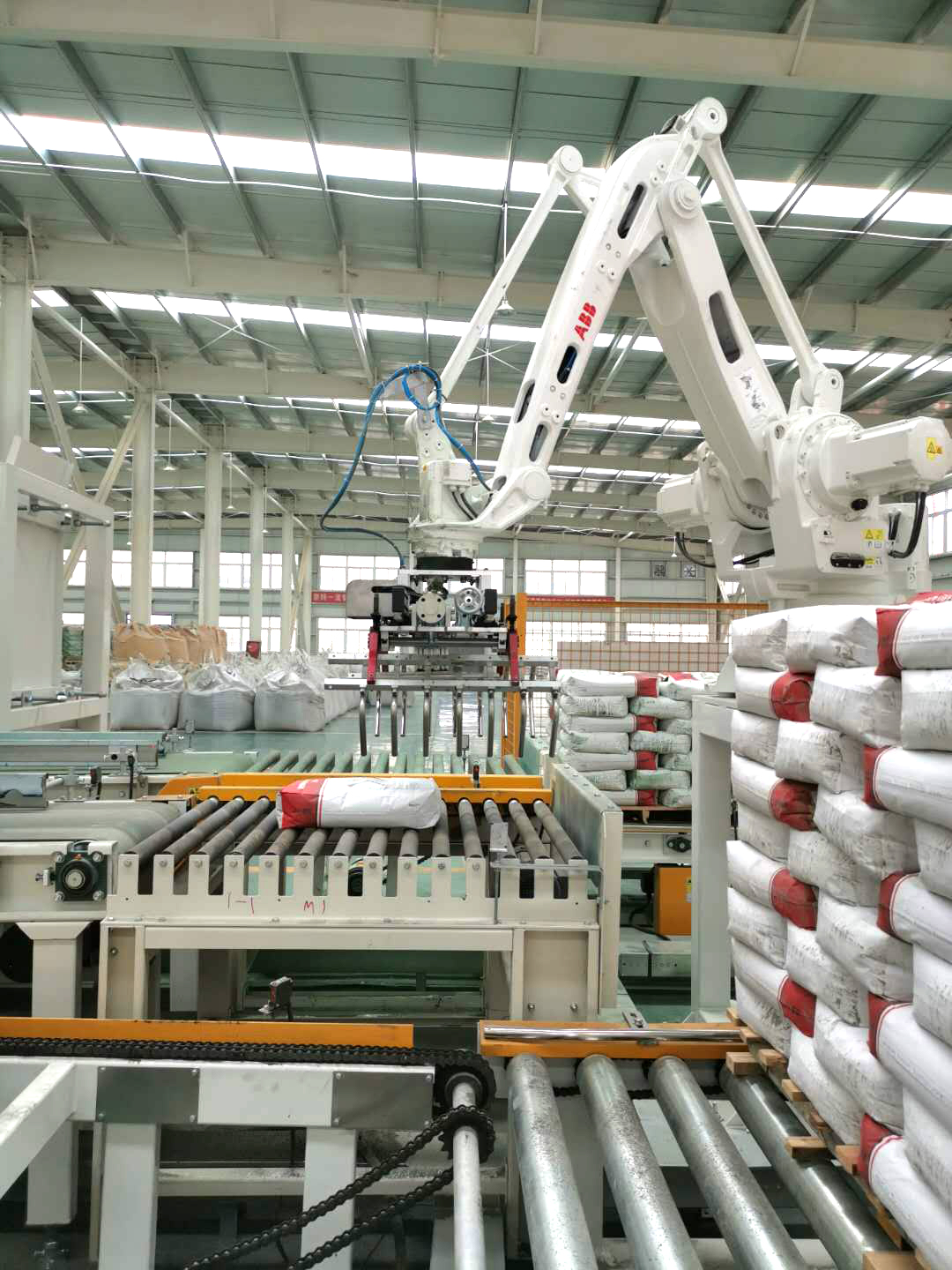 ?大廣金剛砂地坪材料  新鄉(xiāng)自動化工廠！